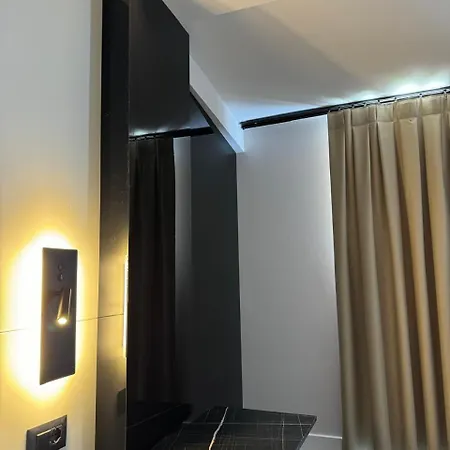 Consul Ξενοδοχείο 4*