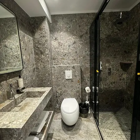 Consul Hotel