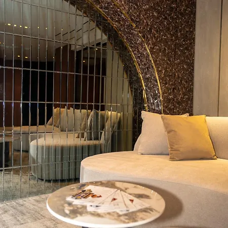 Consul Hotel 4*