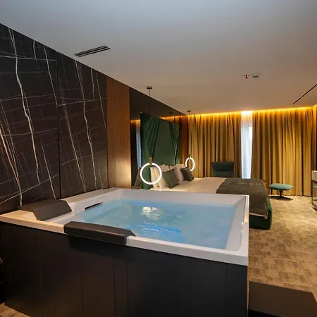 Hotel Consul 4*